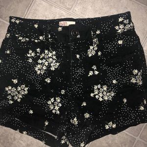 Daisy Printed Shorts (Floral)‼️